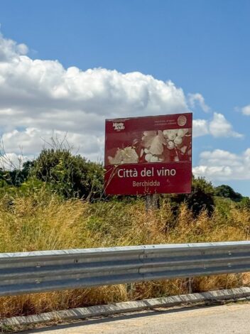 Veinilinnake BERCHIDDA oli meie Sardiinia "pesa"