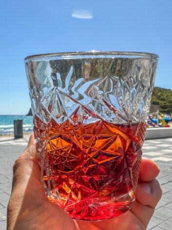 Pacharán on puuvilja- ja aniisiliköör. Hea digestiiv.