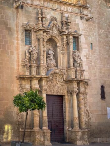 Basílica de Santa Maria - gooti ja baroki segu - Alicante